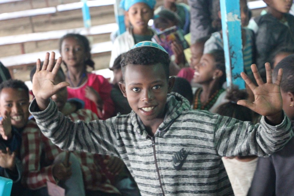 ילדים יהודים ממתינים לעלות לארץ במחנה בגונדר (צילום: אביטל ליסקר, המאבק להעלאת יהודי אתיופיה)