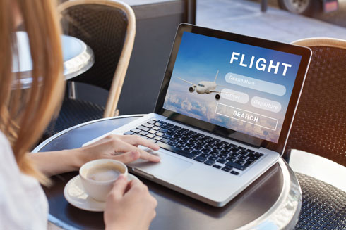 להיזהר מסוכנויות נסיעות פיקטיביות וכרטיסים מזויפים  (צילום: Shutterstock)