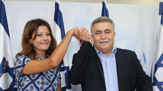 Amir Peretz and Orly Levy-Abekasis announce a new political partnership (Photo: Motti Kimchi)