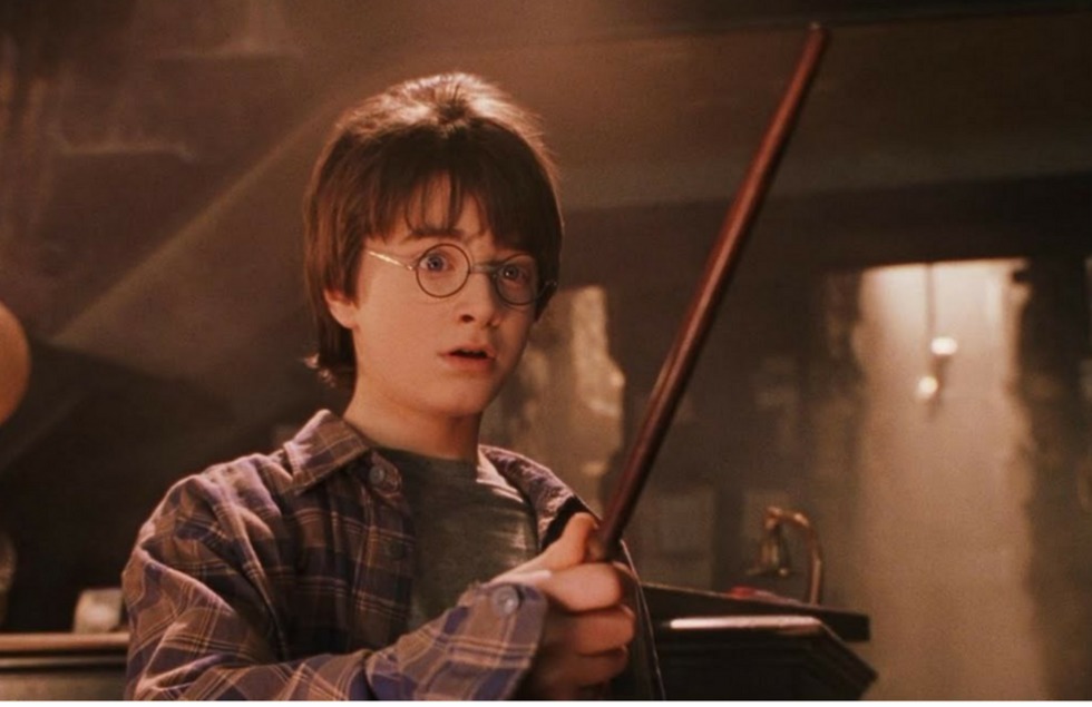 Волшебная палочка Гарри Поттера. Кадр из фильма (מתוך "הארי פוטר")