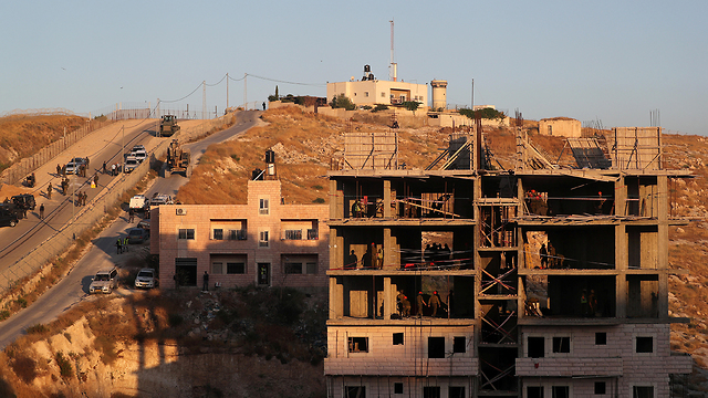 IDF forces enter Sur Baher (Photo: Reuters)