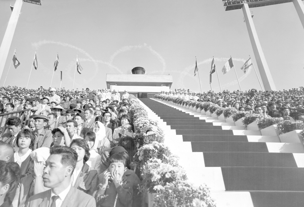 האצטדיון בטוקיו 1964 (צילום: AP)