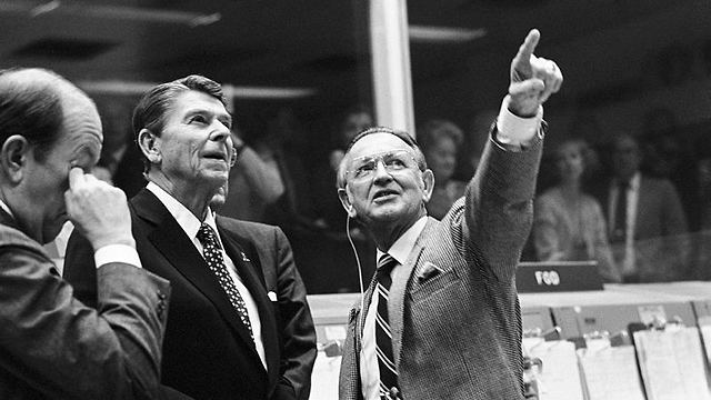 כריס קראפט עם הנשיא רייגן ב-1981   (צילום: AP)