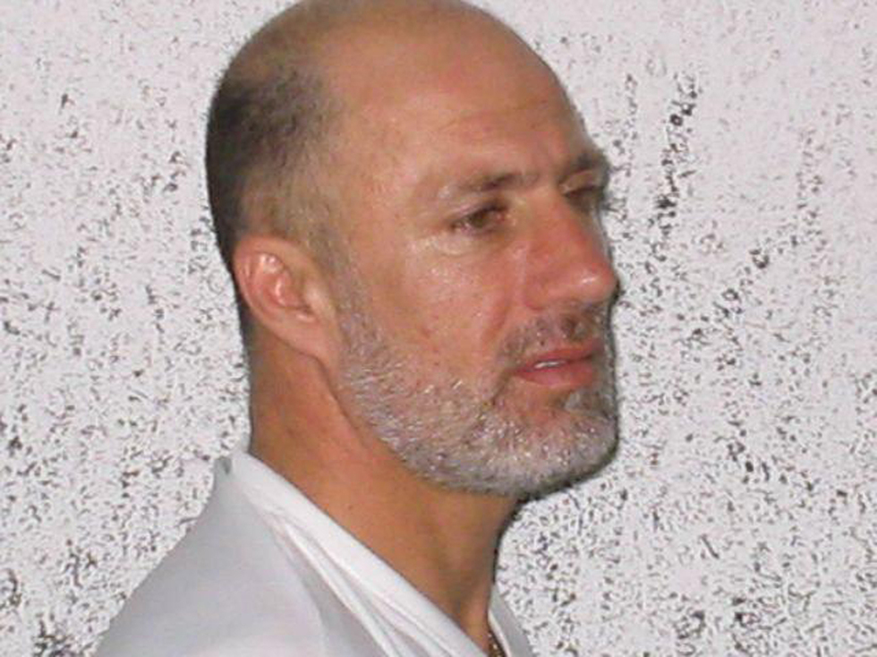 ארז אקרישבסקי במעצר הראשון בארגנטינה ב 2004 ()
