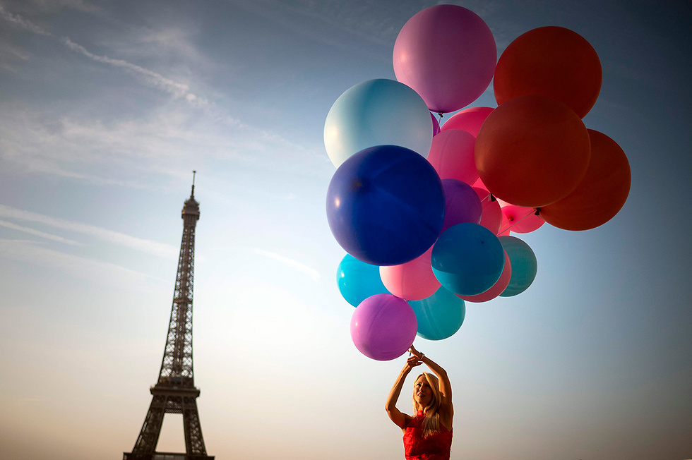 מגדל אייפל פריז צרפת גל חום אירופה (צילום: AFP)