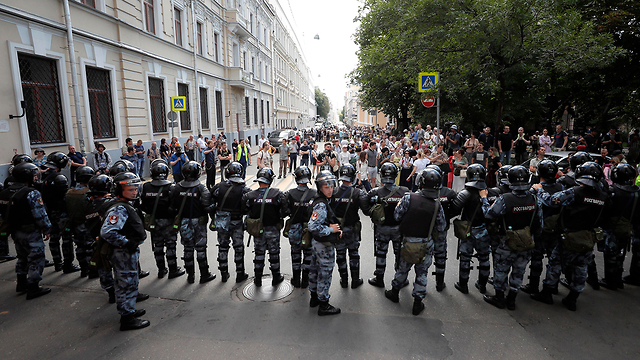 מחאה רוסיה קריאה ל מועמדים אופוזיציה להשתתף בבחירות לעיריית מוסקבה (צילום: EPA)