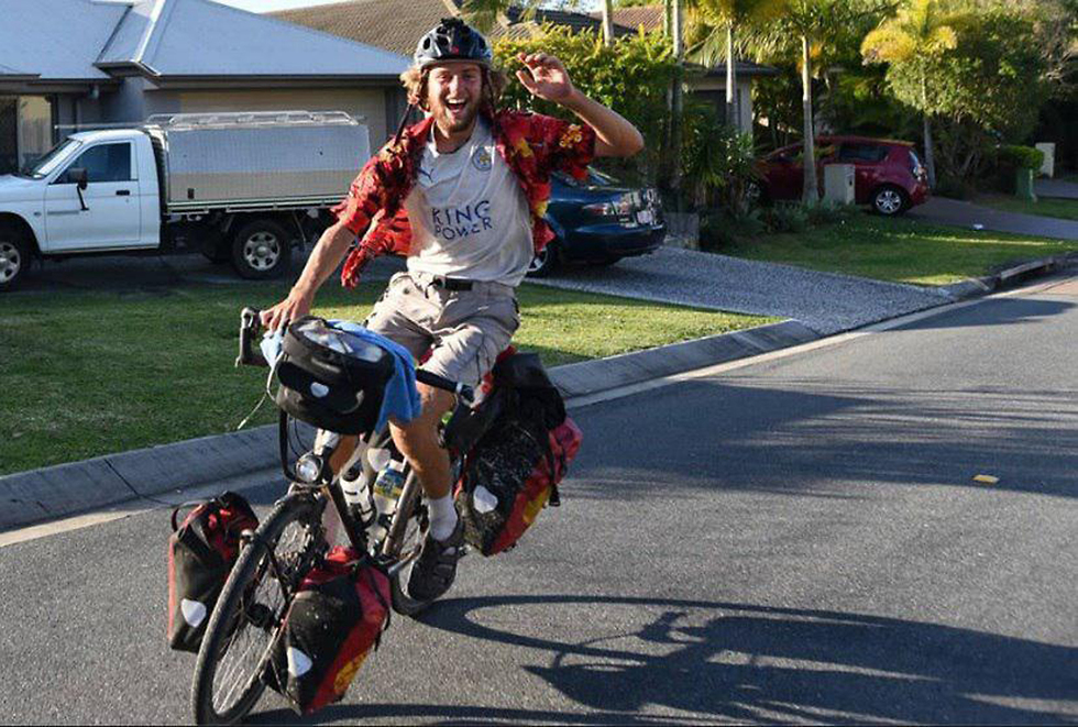 בן הוליס  מסע אופניים רכב מ בריטניה ל אוסטרליה ()