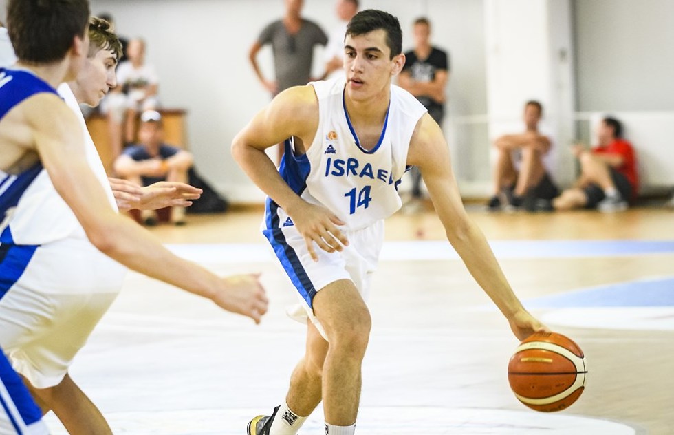 נועם דוברת בפעולה (צילום: FIBA.COM)