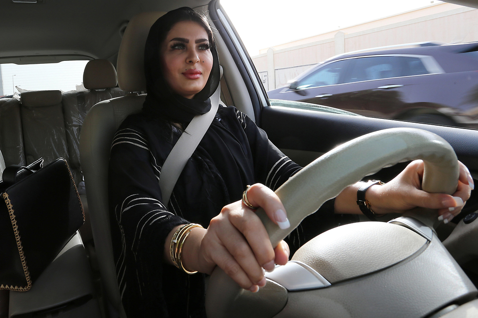 סעודיה ביקורת דרכונים שינוי חוקים ל נשים מותר לנסוע לחו