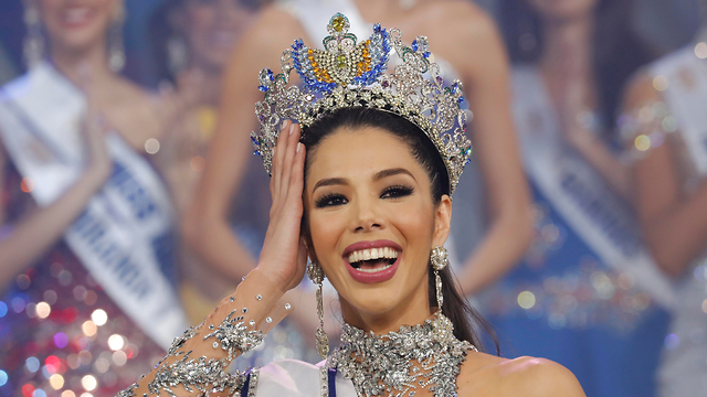 מלכת היופי  מיס ונצואלה  תאליה אולווינו  (צילום: AP)