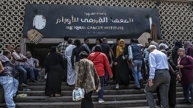 פיצוץ  פיגוע  ליד  בית חולים  קהיר מצרים (צילום: MCT)