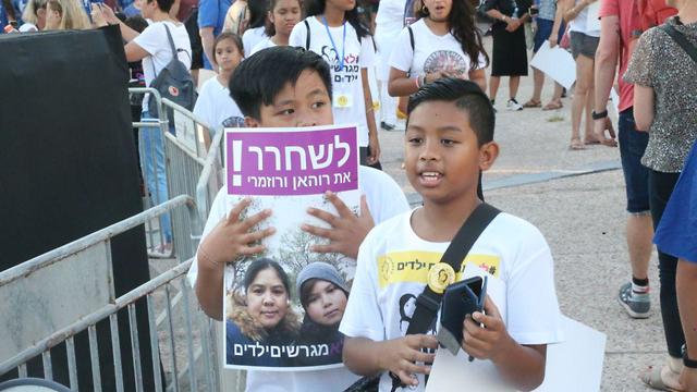 На митинге протеста против депортации нелегалов в Тель-Авиве. Фото: Моти Кимхи
