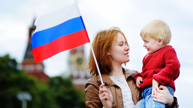 רוסיה הפגנות נגד ולדימיר פוטין רוצים לקחת מ הורים ילד (צילום: shutterstock)