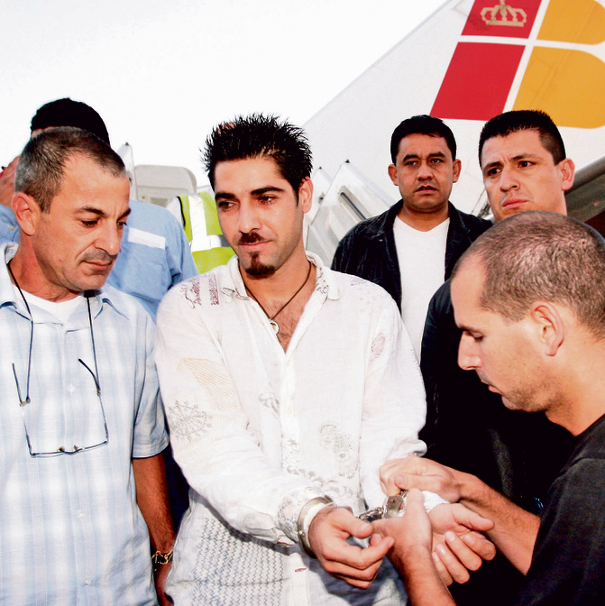 2005 . בן סוטחי, אחרי שנתפס במקסיקו והובא לישראל. "אמרו שאני אחראי לכמה חיסולים בדרום אמריקה וזה לא היה נכון", סיפר אז לפרקליטו 2005 . בן סוטחי, אחרי שנתפס במקסיקו והובא לישראל. "אמרו שאני אחראי לכמה חיסולים בדרום אמריקה וזה לא היה נכון", סיפר אז לפרקליטו