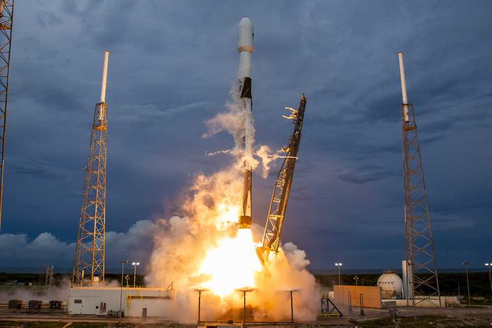 שיגור עמוס 17 (צילום: SpaceX)