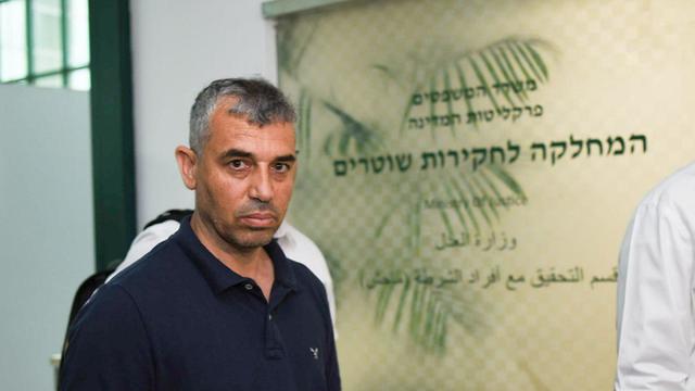 סאמר סלימאן, תושב מזרח ירושלים שהמשטרה השתילה נשק בביתו במסגרת צילומי הסדרה, מגיש תלונה במח