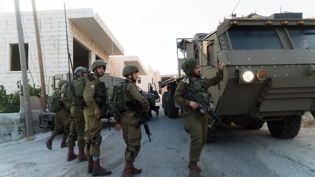 IDF troops after the capture of the terror squad that killed Dvir Sorek (Photo: IDF Spokesperson's Unit) (Photo: IDF Spokesperson's Unit)