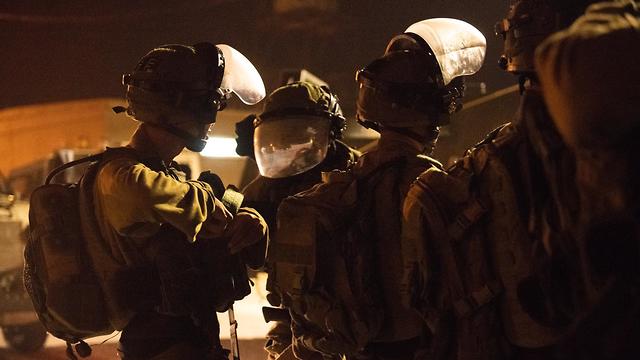 IDF troops during the arrests of the two suspects (Photo: IDF Spokesperson's Unit)