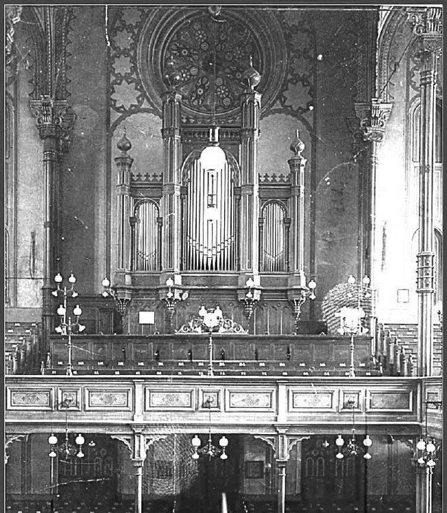 עוגב בבית כנסת בפולין בשנת 1914