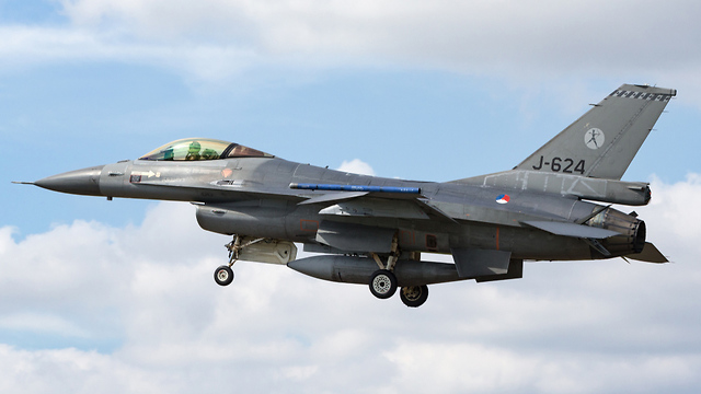 מטוס קרב F-16   חיל האוויר ההולנדי  הולנד (צילום: shutterstock)