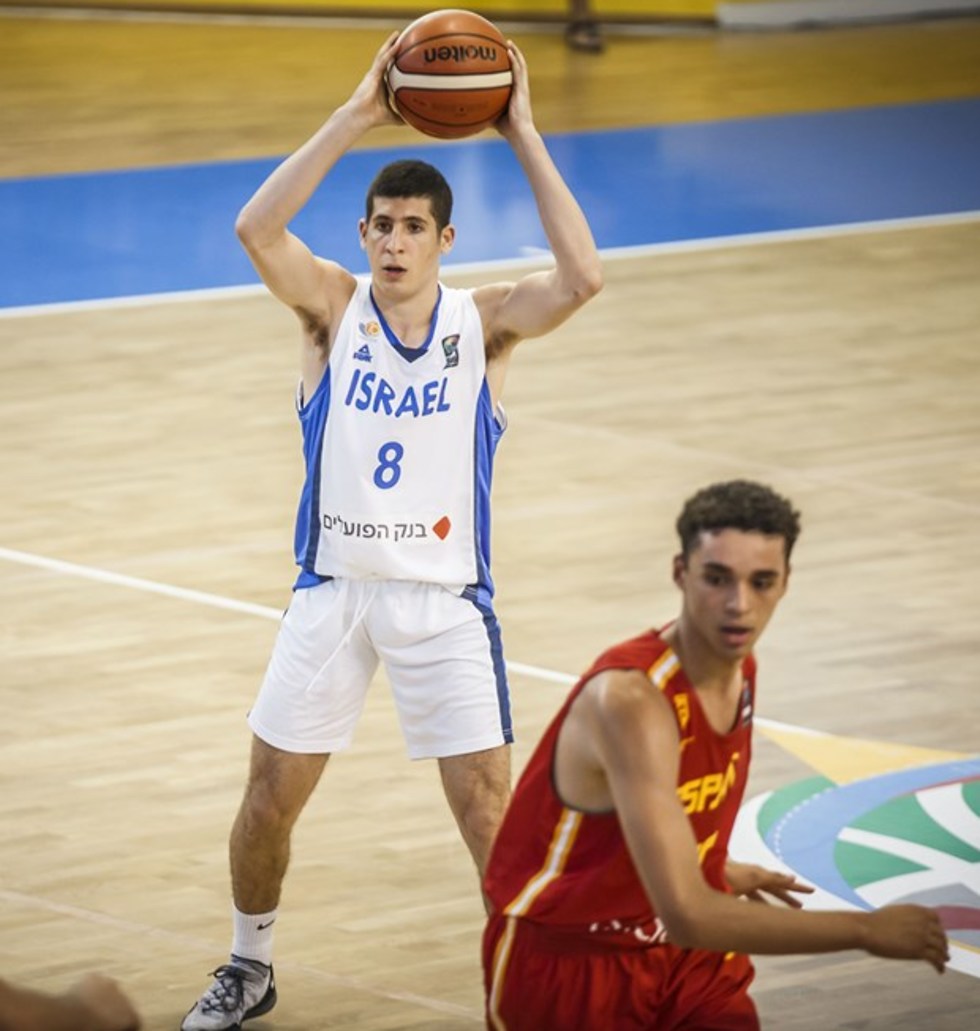 עומר חממה בפעולה (צילום: FIBA.COM)