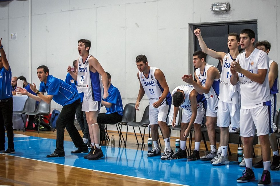 שחקני נבחרת הקדטים ישראל (צילום: איגוד הכדורסל)