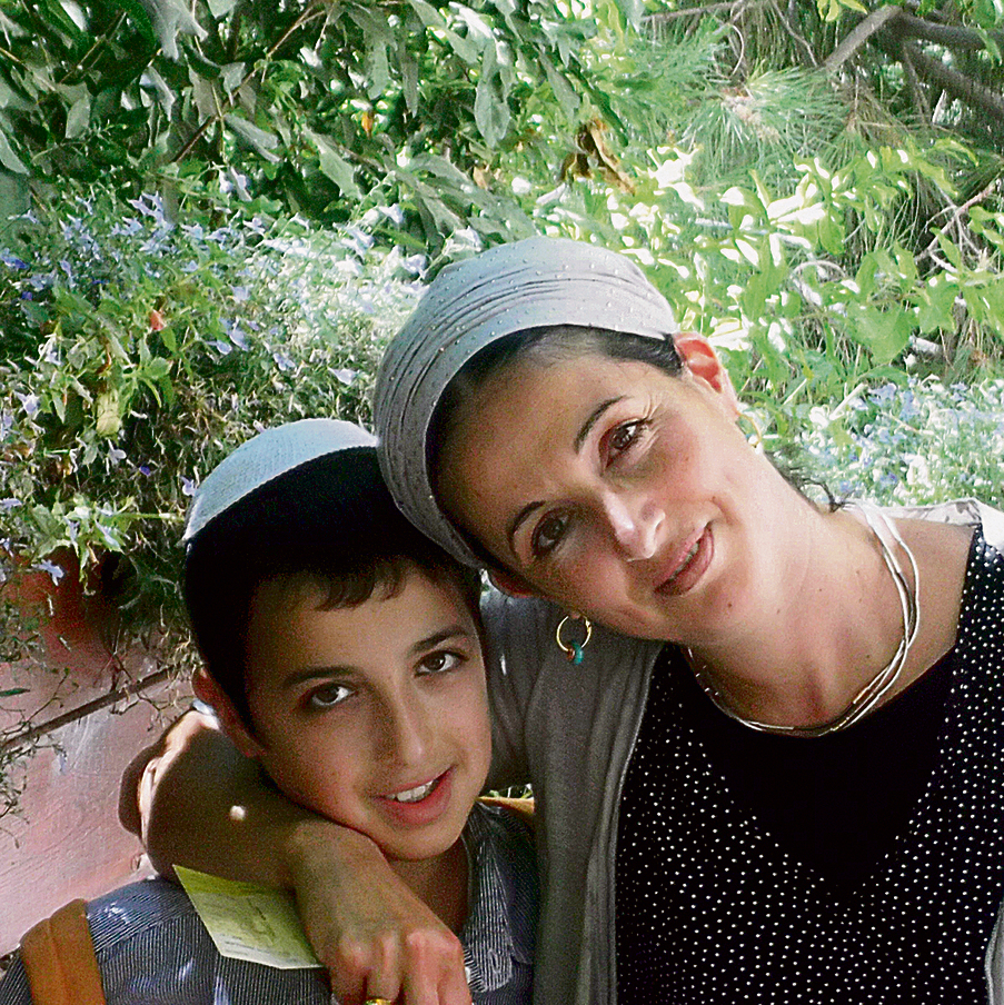 רחלי ודביר שורק. "יכול להיות שהכעס עוד יבוא, אבל הדיבור הפנימי הראשוני שלי היה דווקא שלא אמרתי מספיק תודה" רחלי ודביר שורק. "יכול להיות שהכעס עוד יבוא, אבל הדיבור הפנימי הראשוני שלי היה דווקא שלא אמרתי מספיק תודה"