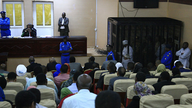 רודן  סודן  עומאר אל באשיר  בית משפט (צילום: AFP)