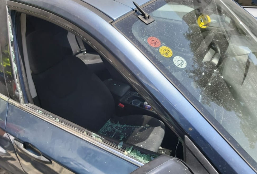 Машина, в которой оказалась 1,5-месячная девочка. Фото: пресс-служба "Ихуд ацала"