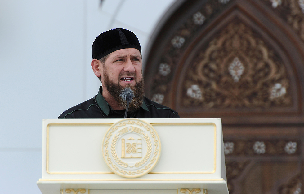 רמזאן קדירוב שליט צ'צ'ניה ש חנכה את ה מסגד הגדול ב אירופה (צילום: רויטרס)