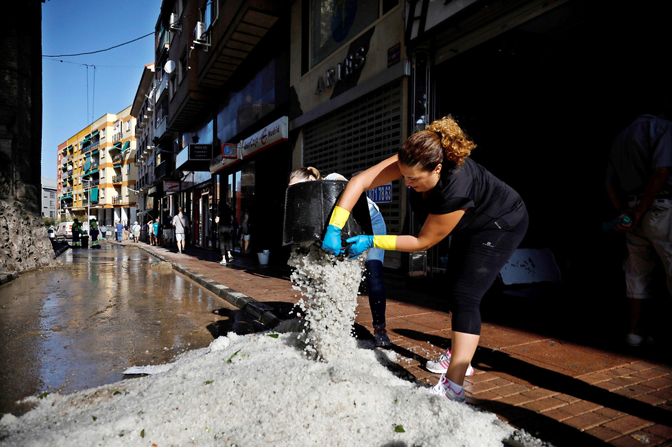 סופה סופת בזק ברד מדריד ספרד (צילום: EPA)