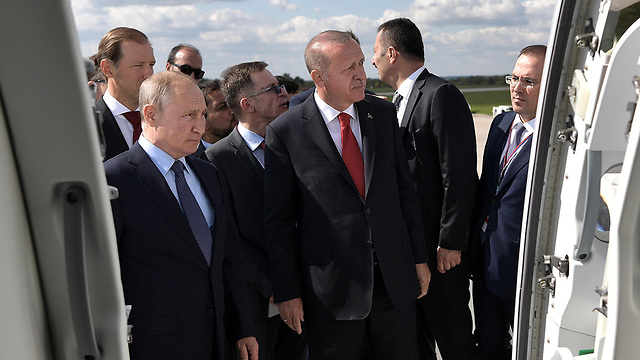 נשיא רוסיה ולדימיר פוטין נשיא טורקיה רג'פ טאיפ ארדואן תערוכה אווירית ליד מוסקבה (צילום: רויטרס)