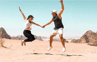 הזוג שטייל בירדן ועשה מזה מקצוע (מתוך עמוד האינסטגרם jordanforcouples)