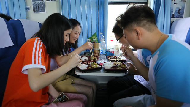 רכבת האהבה שירות ל שידוך ב סין זוגות צעירים רווקים (צילום: מאתר chinadaily)