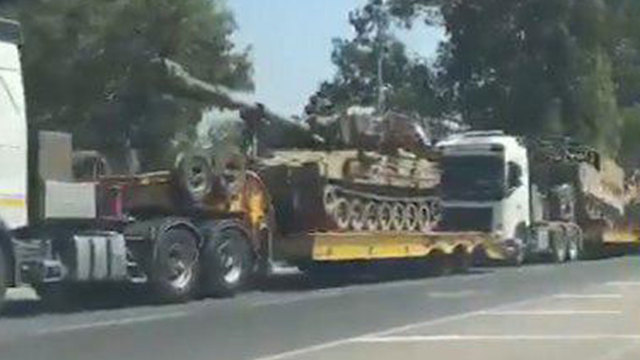 IDF vehicles heading for the northern border (Photo: Twitter/Yossi Yehoshua)