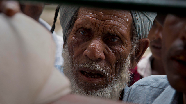 הודו מפקד אוכלוסין מדינת אסאם מוסלמים בודקים שלילת אזרחות (צילום: AP)