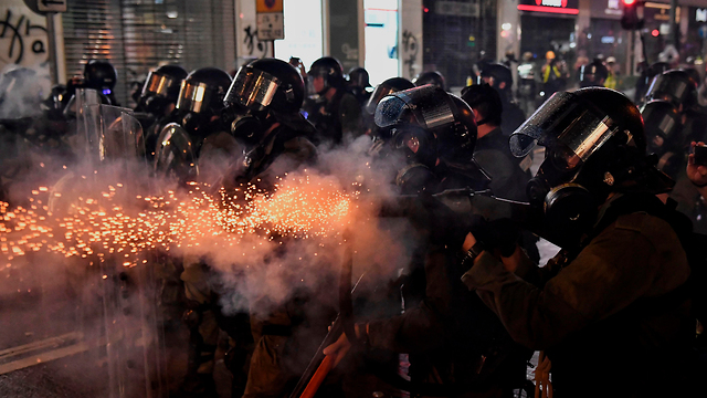 הונג קונג הפגנות מהומות (צילום: AFP)