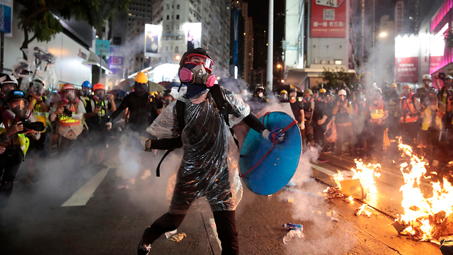 הונג קונג הפגנות מהומות (צילום: AP)