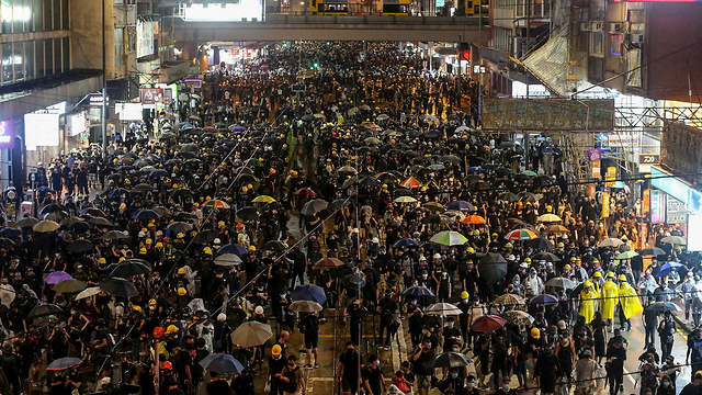 הונג קונג הפגנות מהומות (צילום: EPA)
