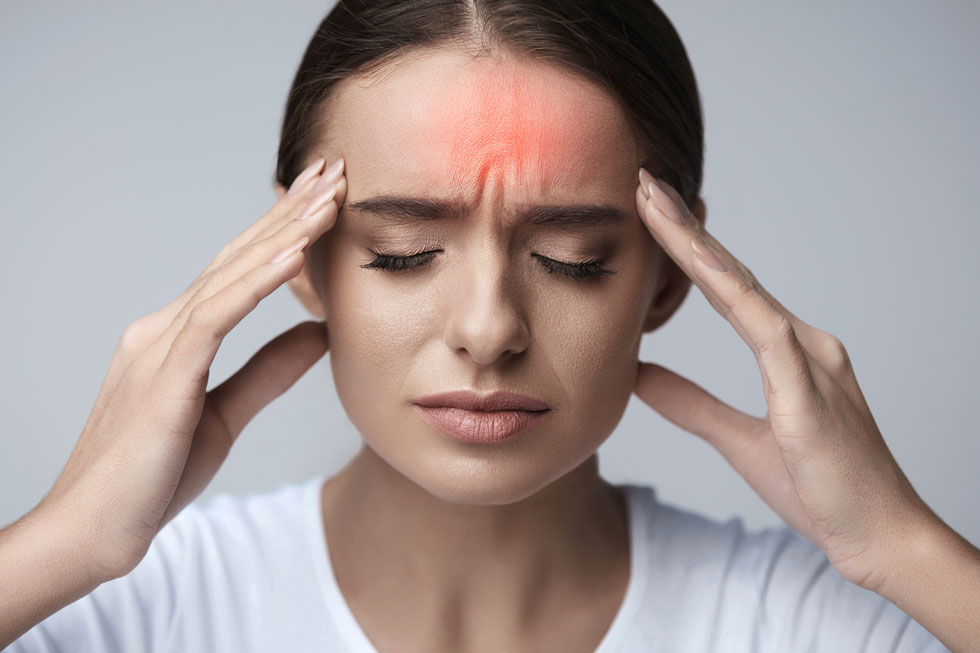 האקדמיה האמריקאית לנוירולוגיה והחברה האמריקאית לכאבי ראש מפתחות כעט קווים מנחים חדשים לטיפולים לא תרופתיים במיגרנה (צילום: Shutterstock)