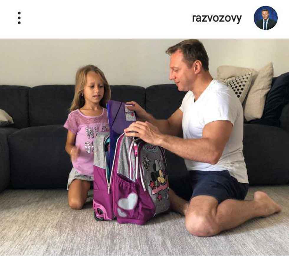 Константин Йоэль Развозов с дочкой. Фото: Instagram