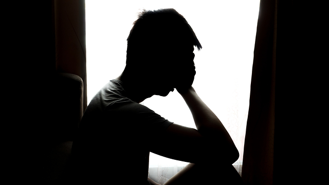 התאבדויות התאבדות אובדנות גברים  (צילום: shutterstock)