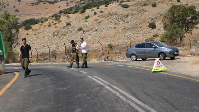 IDF places roadblocks near the northern border with Lebanon on Sunday (Photo: Aviahu Shapira)