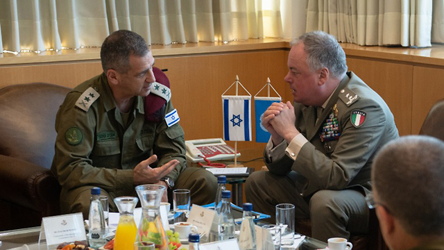 Встреча начальника генштаба генерал-лейтенанта Авива Кохави с командующим UNIFIL генерал-майором дель Колем. Фото: пресс-служба ЦАХАЛа
