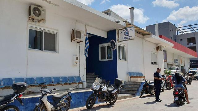 תחנת המשטרה בחרסוניסוס כרתים (צילום: איתי שיקמן)