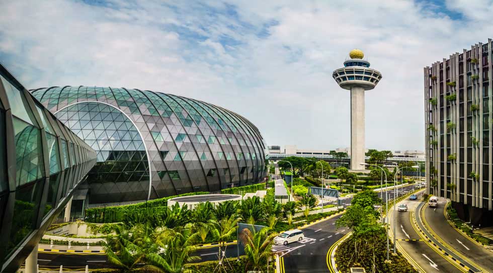 Новый терминал аэропорта Чанги в Сингапуре. Фото: shutterstock