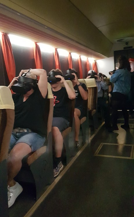 לבקר בברלין של פעם עם משקפי VR (שימרי טוריס) (TIME RIDE)