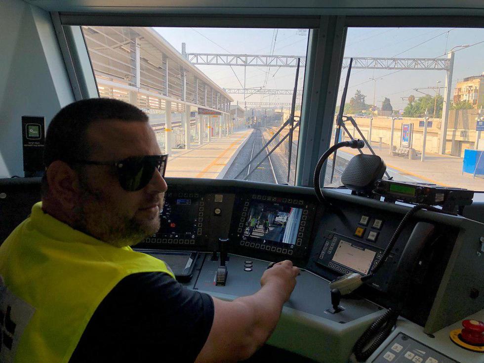 נסיעת המבחן הראשונה של הקו החשמלי מירושלים לתל אביב (צילום: רכבת ישראל)
