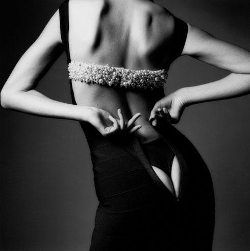 שמלה של הרווה לז'ה, 1995 (צילום: Estate of Jeanloup Sieff © )