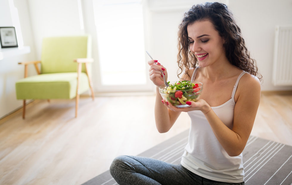 האם כולנו "מבזבזים" פי שניים קלוריות כשאנו צורכים חלבון בהשוואה לצריכת פחמימה?  (צילום: Shutterstock)